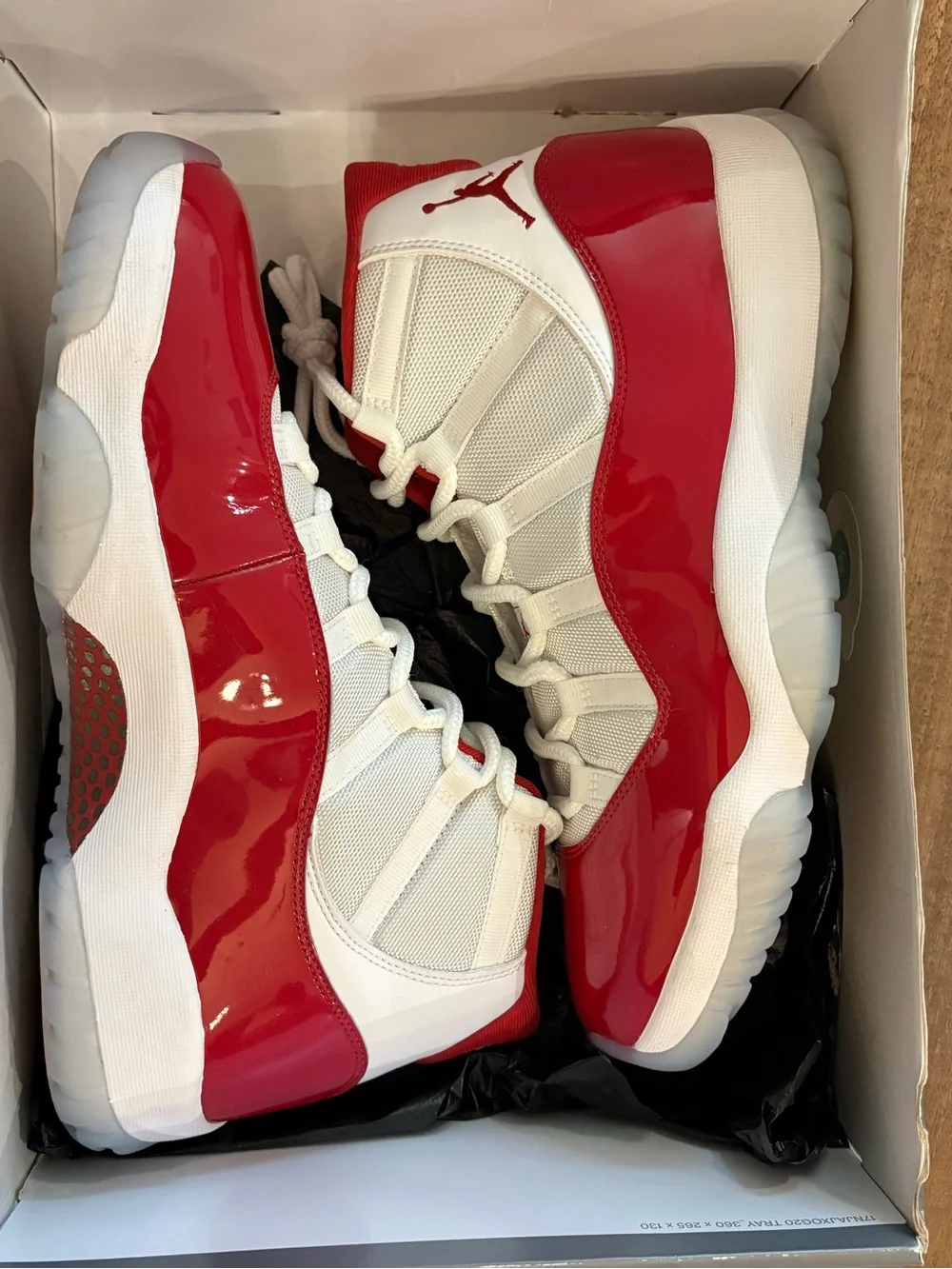 Jordan 11 Retro Cherry size 12 Like new